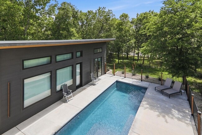 Building Photo - 201 Kahana Ln