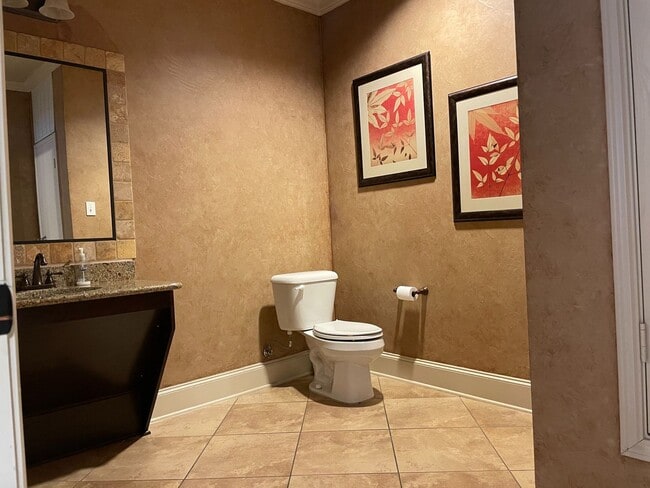 Building Photo - Westview Condo's