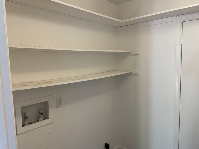 Building Photo - For Rent