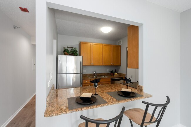 Building Photo - 400 N La Salle Dr