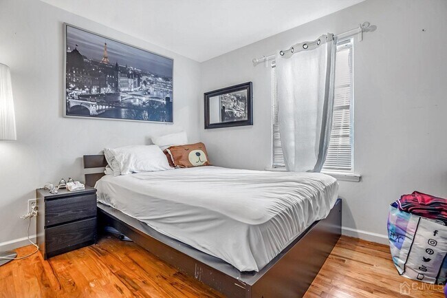 Building Photo - 125 Elizabeth Ave