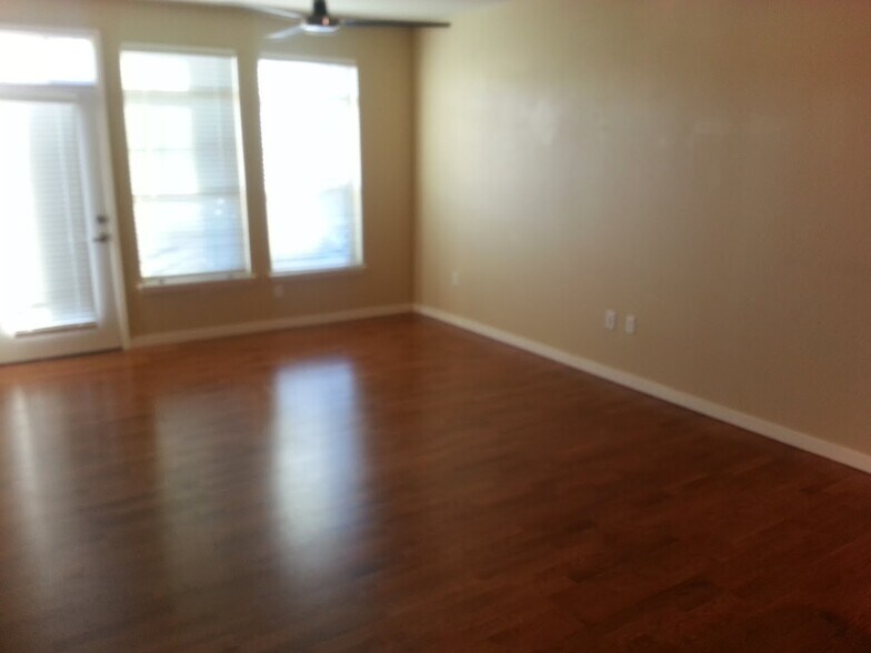 Living room - 13456 Via Varra