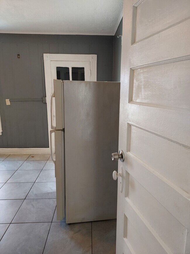 Building Photo - 339 Shelton Ave