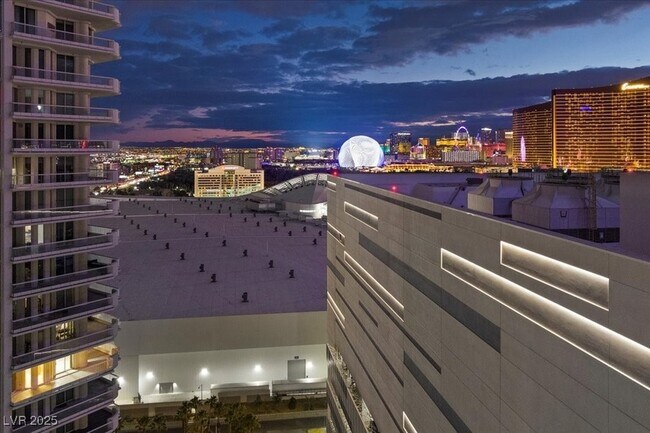 Building Photo - 2877 Paradise Rd