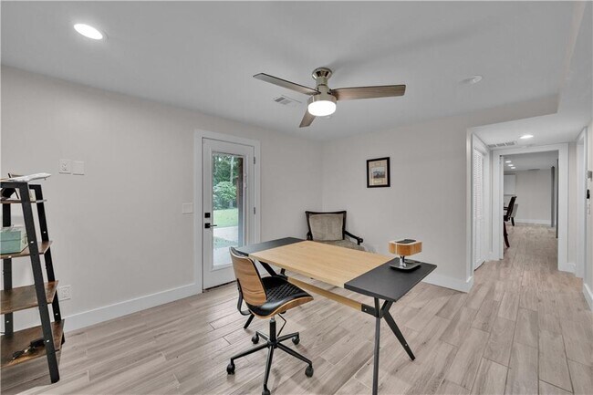 Building Photo - 225 Jayne Ellen Way