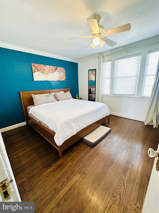 Building Photo - 1911 D St NE