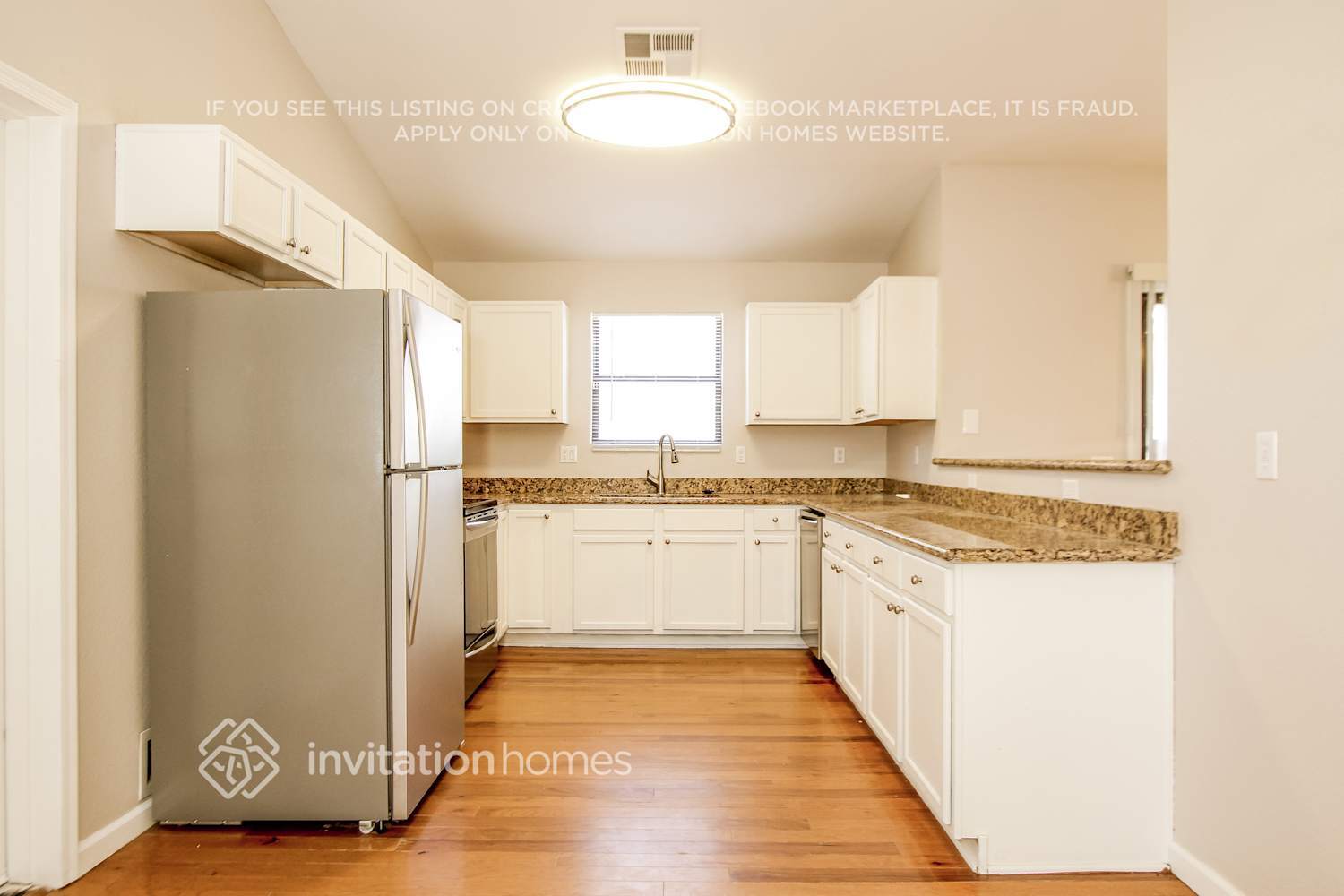 Building Photo - 8910 W Vale Dr