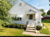 Building Photo - 815 Iona Ave
