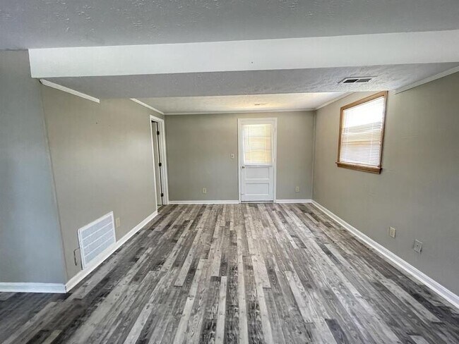 Building Photo - 2519 Steeplechase Dr
