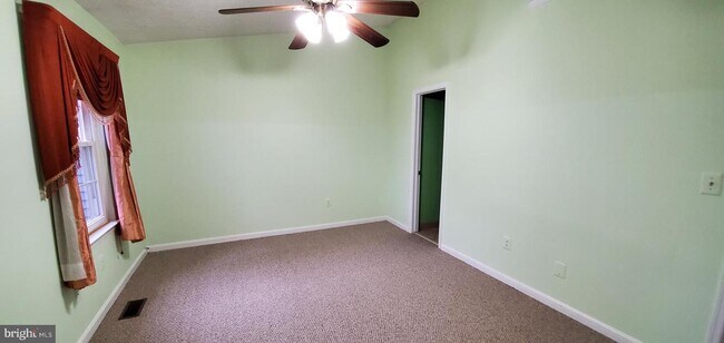 Building Photo - 848 Bayridge Dr