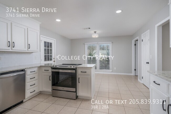 Building Photo - 3741 Sierra Dr