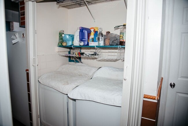 Building Photo - 506 Circle Dr