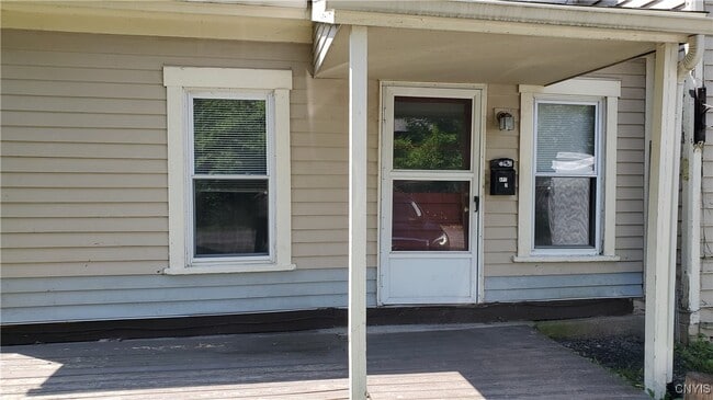 Building Photo - 132 W Seneca St