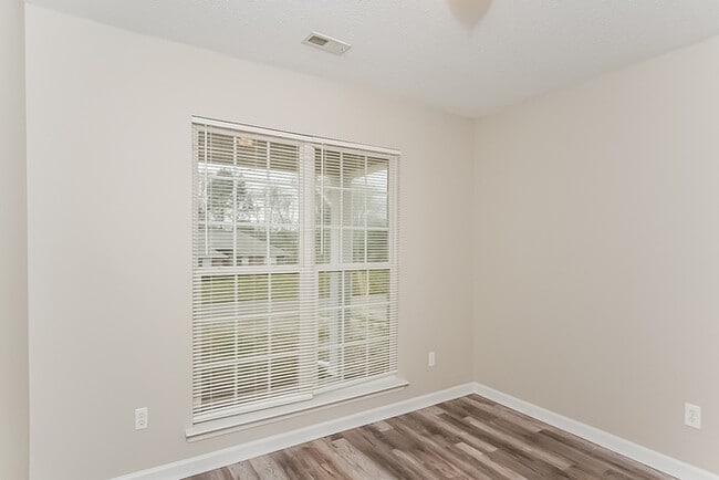 Building Photo - 103 Harvest Glen Ln