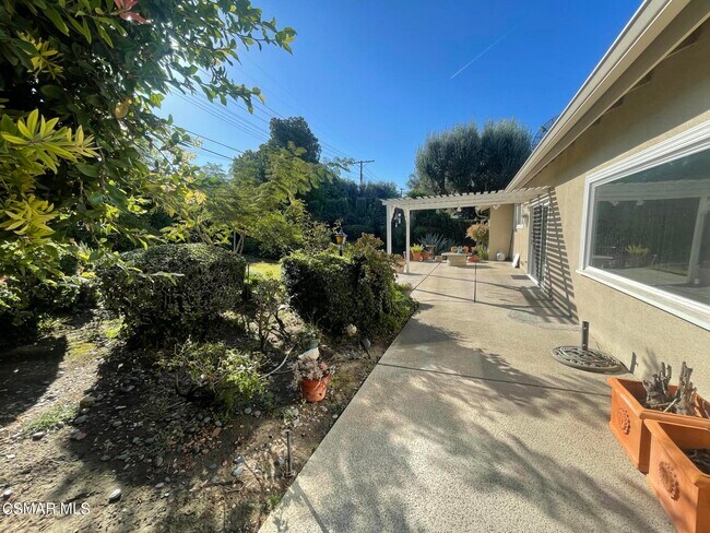 Building Photo - 9218 Gerald Ave