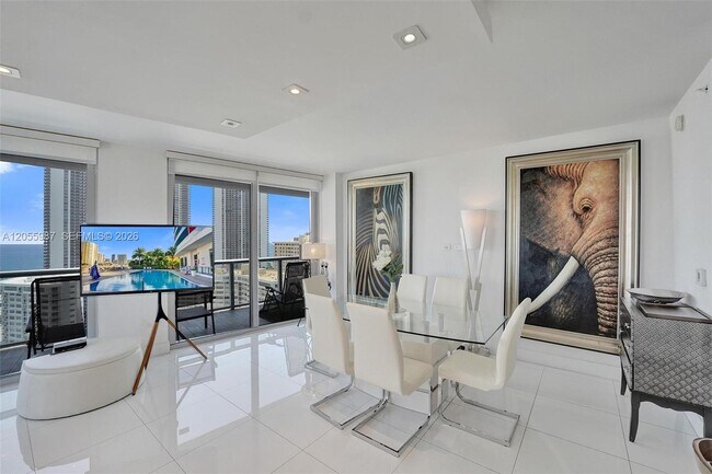 Building Photo - 2600 E Hallandale Beach Blvd