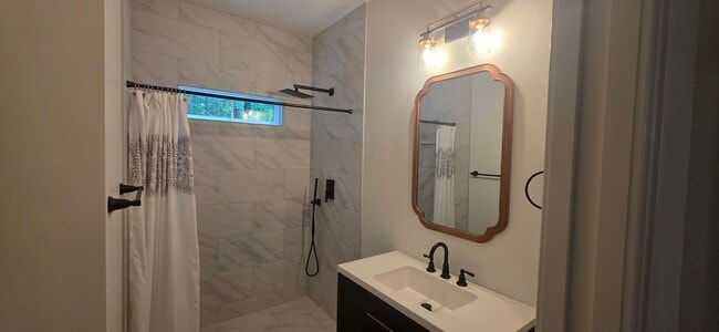Building Photo - 3 bedroom / 2 bath new build in Fairfield Glade available for 12 month lease