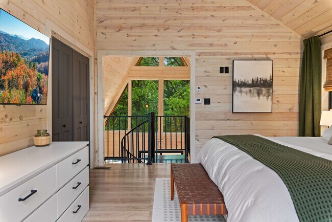 Building Photo - 1903 Ash Pass