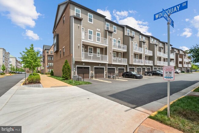 Building Photo - 45117 Kincora Dr