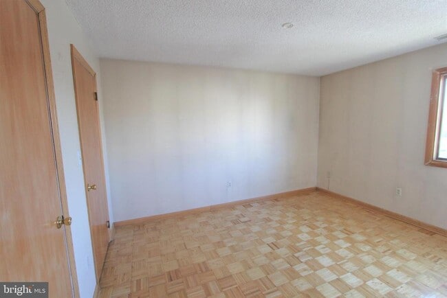 Building Photo - 4812 Ravens Crest Dr