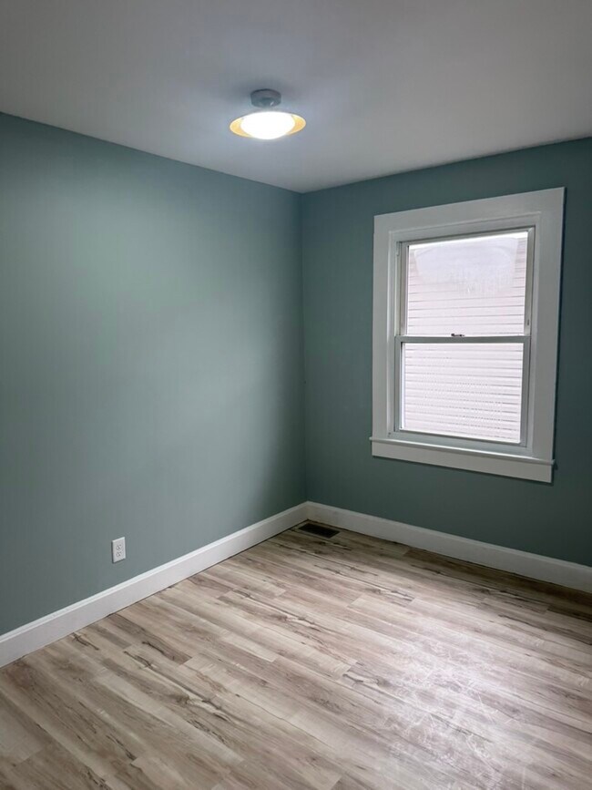 Building Photo - 3007 Daviess St