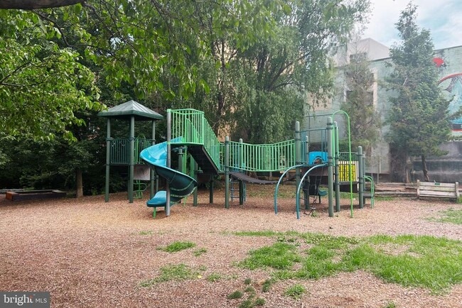 Building Photo - 1001 N 3rd St