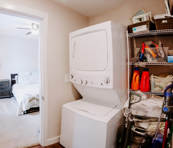Laundry Room - 4757 36th Ave S