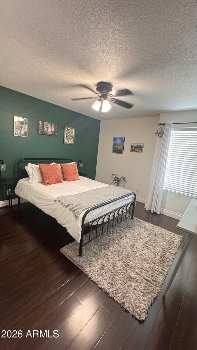 Building Photo - 7350 N Vía Paseo Del Sur