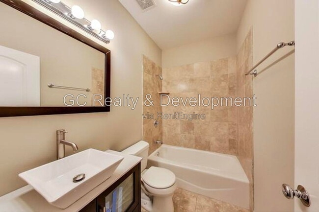 Building Photo - 4610 N Ashland Ave