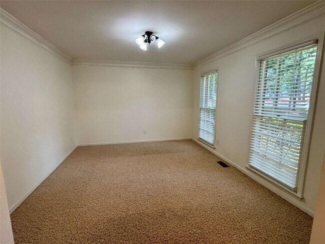 Building Photo - 4160 Creekwood Dr