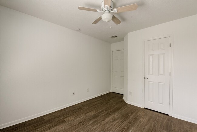 Building Photo - 834 Sweet Flower Dr
