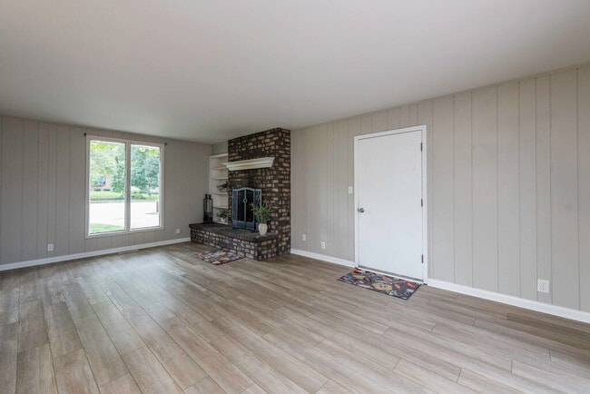 Building Photo - 8929 42 Ct