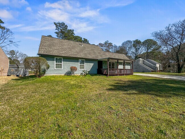 Building Photo - 7065 Merrywood Dr