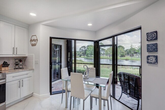 Building Photo - 6 Lexington Ln E