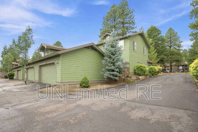 Building Photo - 3272 S Litzler Dr