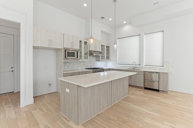 Building Photo - 9818 Mocking Bird Hill Ln