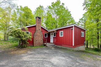 Building Photo - 2465 Glasco Turnpike