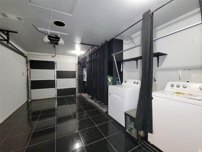 Building Photo - 3434 Almondwood Dr