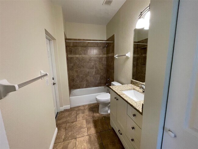 Building Photo - 497 MacArthur Dr