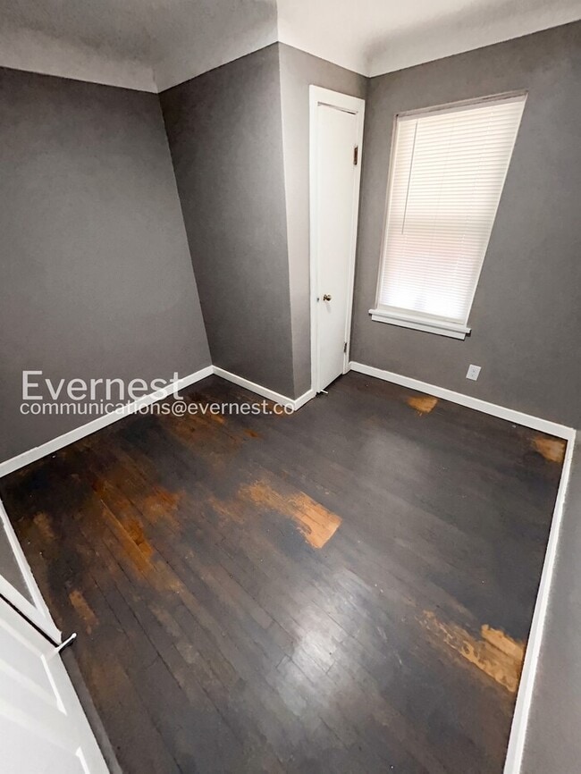 Building Photo - 5546 Floy Ave