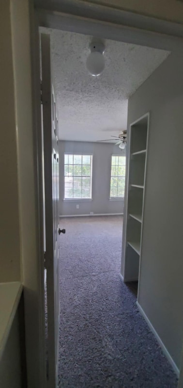 Building Photo - 109 S Las Vegas Trail