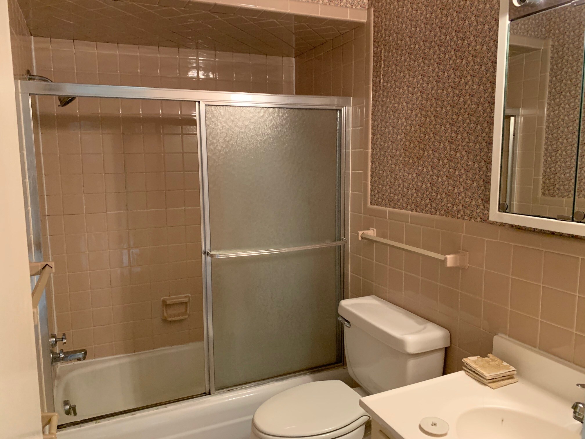 Building Photo - 219 Eisenhower Dr