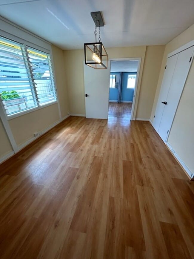 Building Photo - Available on 12/16/25, spacious 1570 sq ft, 3 Bedrooms, 2 Baths, 2 Car Garage Single-Family Home ...