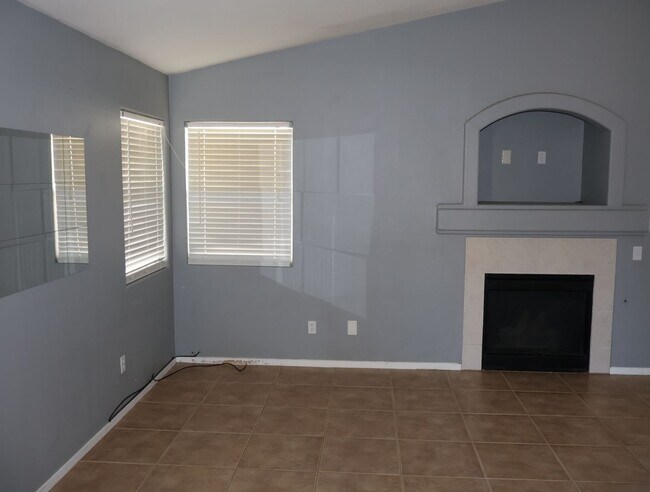 Building Photo - Single Story remodeled home