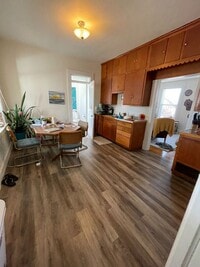 Building Photo - Market Street