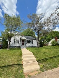 Building Photo - Cute 2 Bed 1 Bath House on Corner Lot