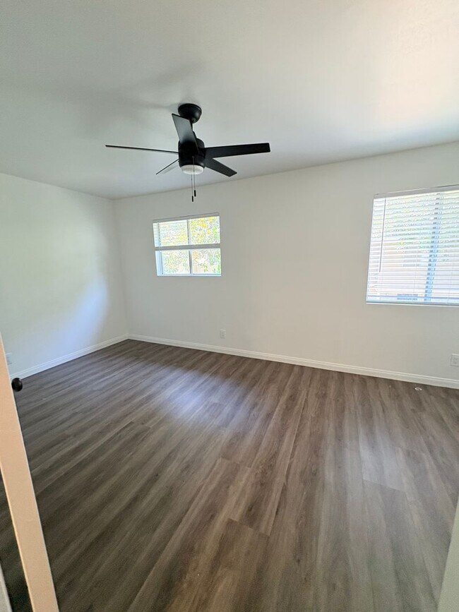 Building Photo - Beautiful 3 Bedroom Condo