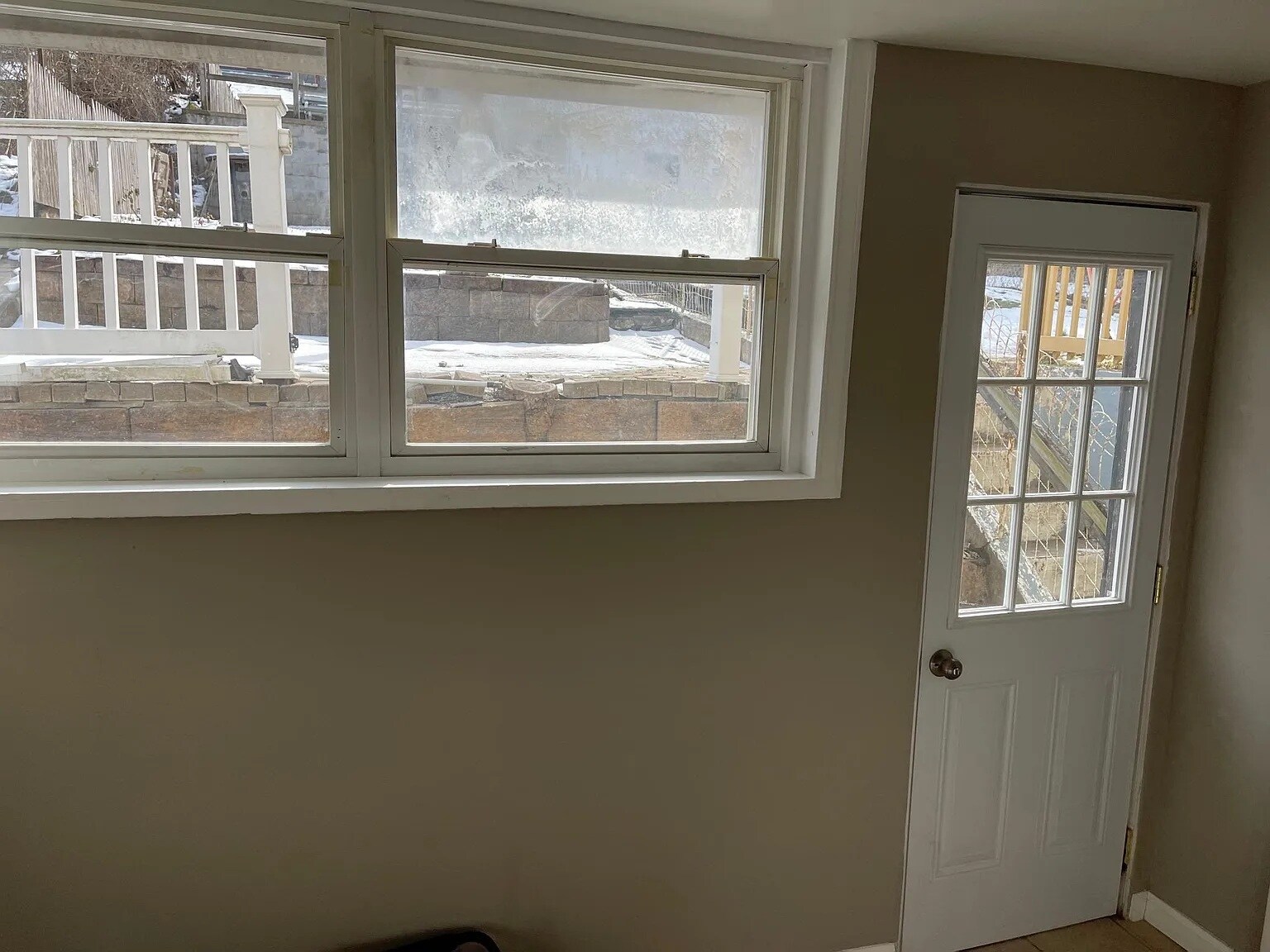 Building Photo - 1108 E 3rd St