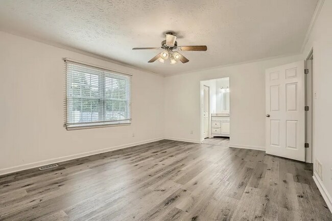 Building Photo - Updated 3BR Home on Corner Lot in Whitewater School District
