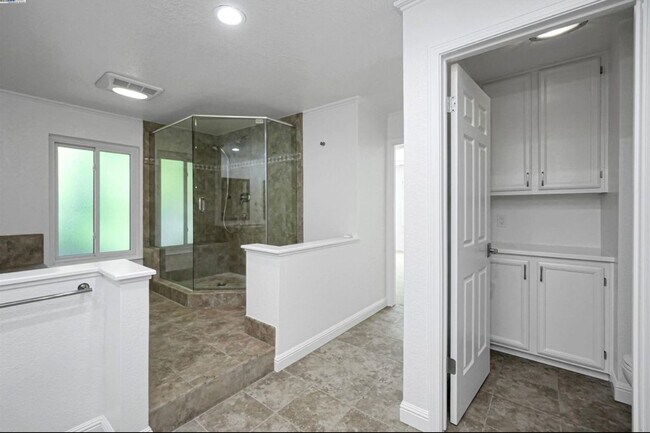 Building Photo - San Ramon 4 Bd / 2.5 Ba Semi Custom Home l...